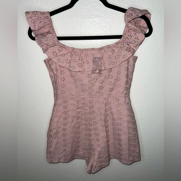 Kimchi Blue Jeena Eyelet Off The Shoulder Romper - Picture 12 of 14